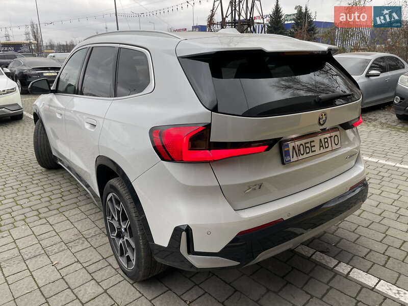 Внедорожник / Кроссовер BMW X1 2024 в Львове