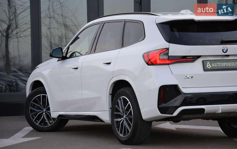 Внедорожник / Кроссовер BMW X1 2023 в Киеве