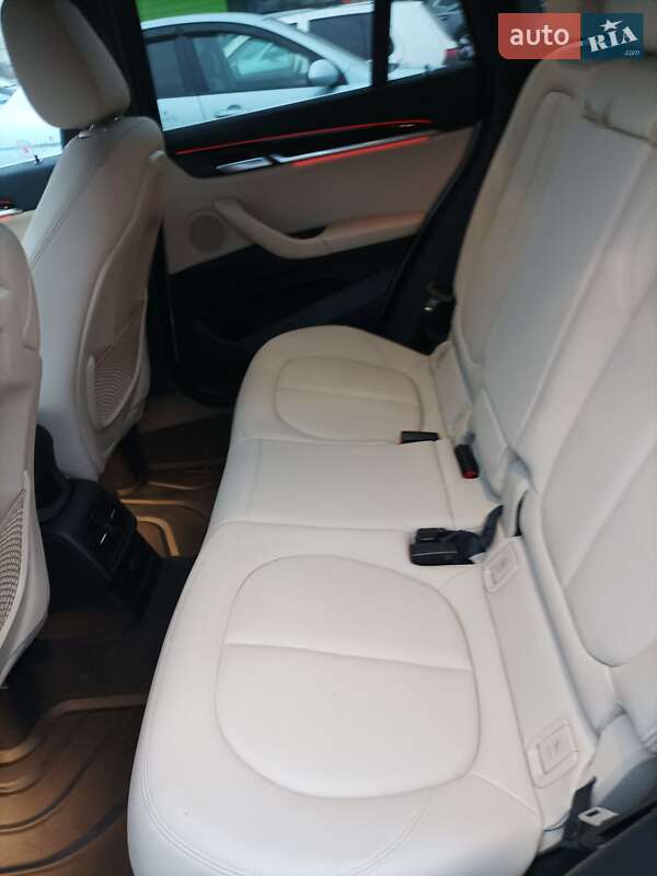 Внедорожник / Кроссовер BMW X1 2017 в Киеве