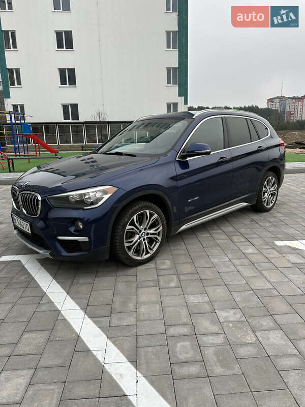 Внедорожник / Кроссовер BMW X1 2017 в Вараше