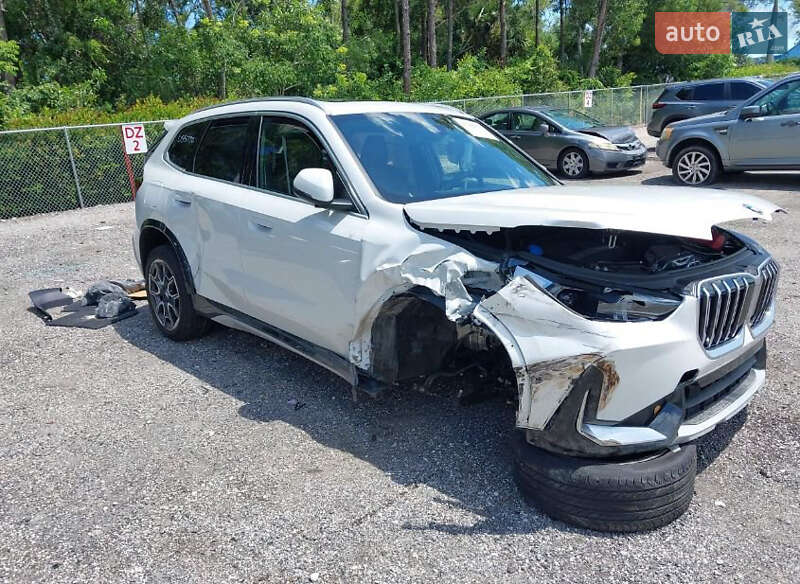 Внедорожник / Кроссовер BMW X1 2024 в Житомире