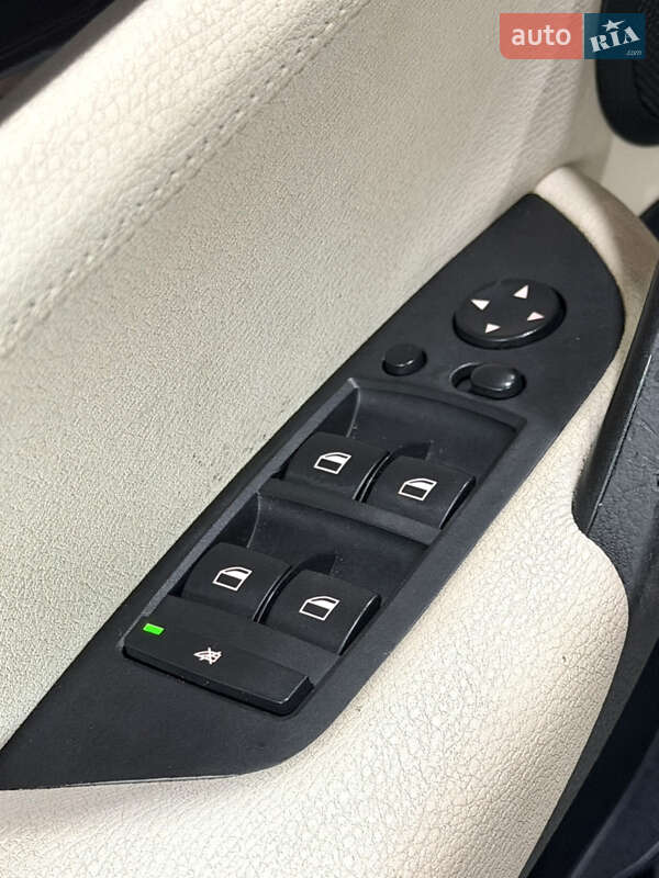 Внедорожник / Кроссовер BMW X1 2013 в Одессе