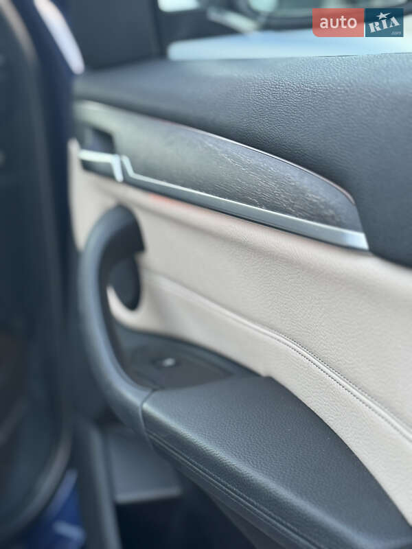 Внедорожник / Кроссовер BMW X1 2015 в Львове