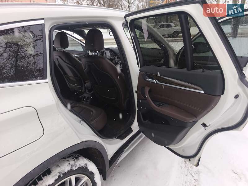 Позашляховик / Кросовер BMW X1 2017 в Дніпрі