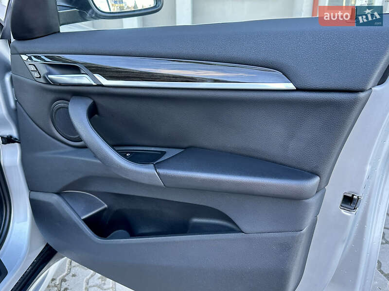 Внедорожник / Кроссовер BMW X1 2018 в Дрогобыче