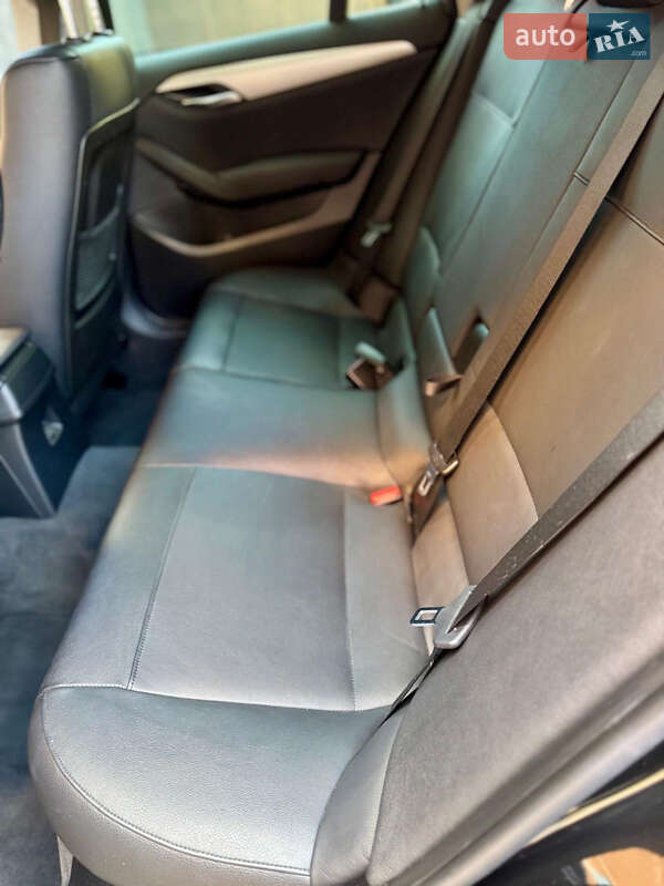 Внедорожник / Кроссовер BMW X1 2015 в Одессе