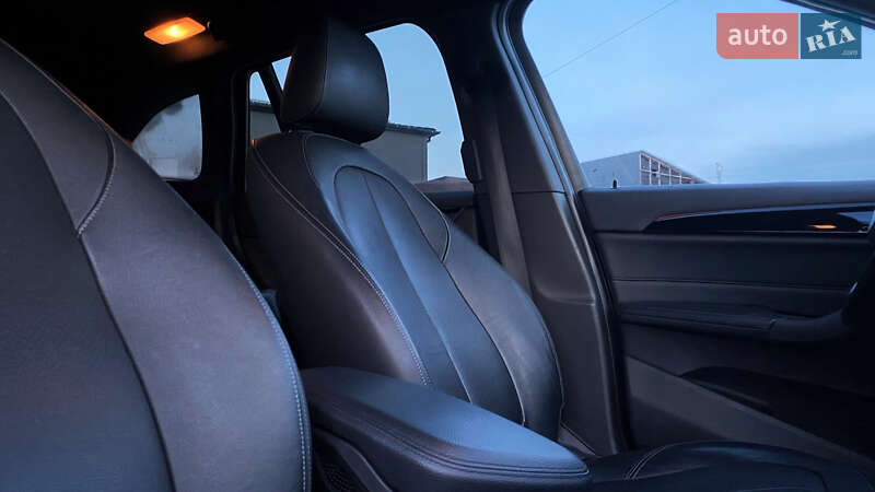 Внедорожник / Кроссовер BMW X1 2016 в Луцке