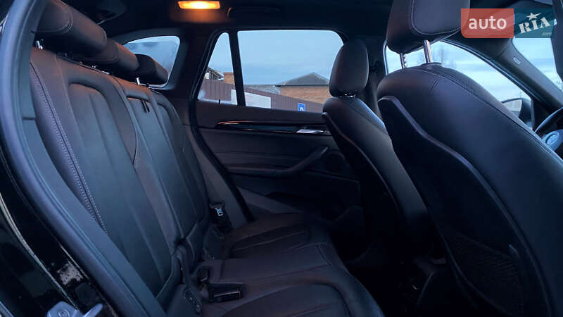 Внедорожник / Кроссовер BMW X1 2016 в Луцке