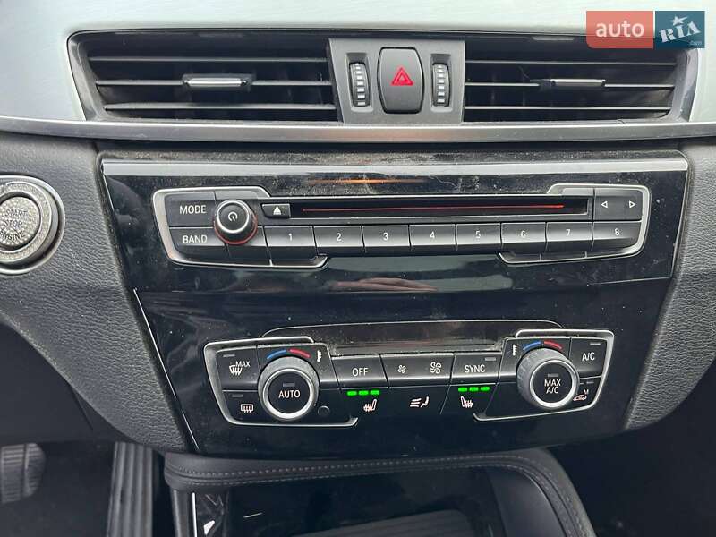 Внедорожник / Кроссовер BMW X1 2016 в Луцке