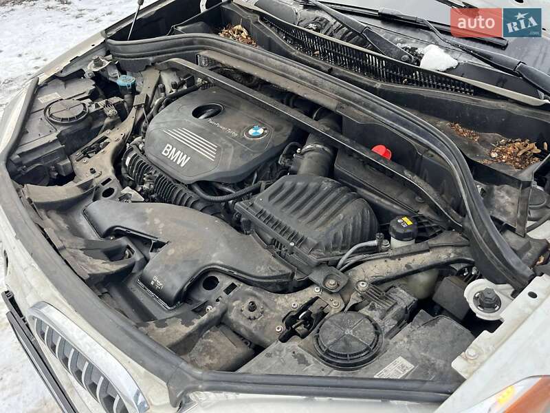 Внедорожник / Кроссовер BMW X1 2016 в Луцке