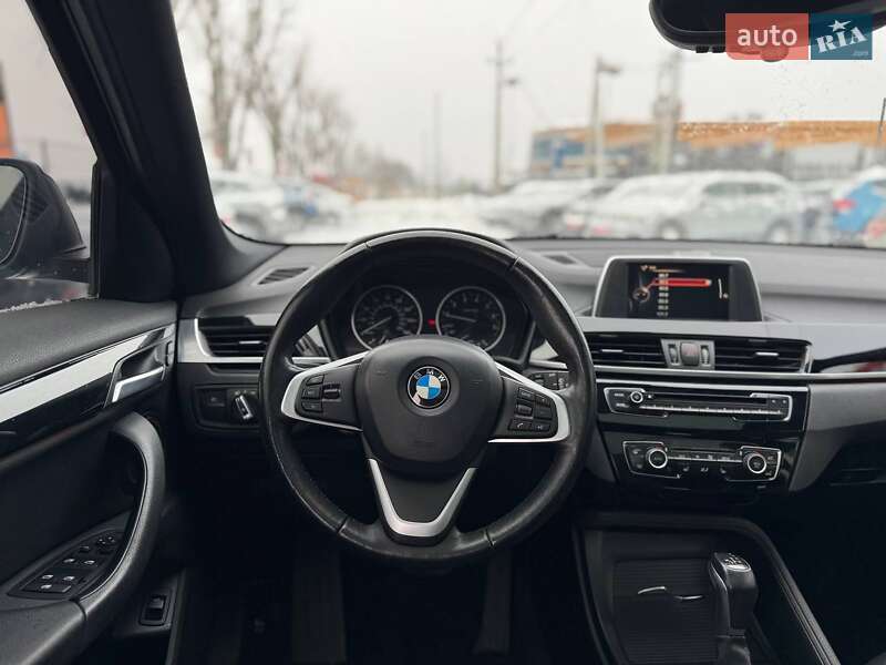 Внедорожник / Кроссовер BMW X1 2017 в Львове