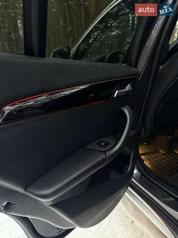 Внедорожник / Кроссовер BMW X1 2016 в Ахтырке