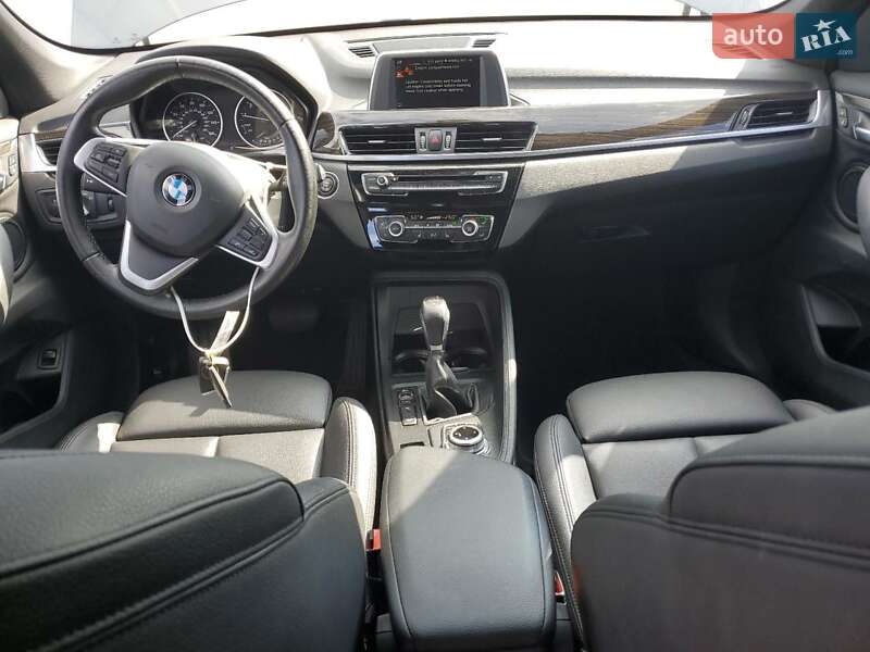 Внедорожник / Кроссовер BMW X1 2017 в Луцке