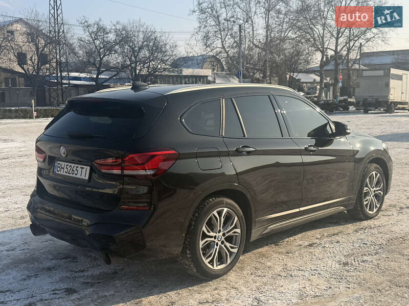 Внедорожник / Кроссовер BMW X1 2017 в Одессе