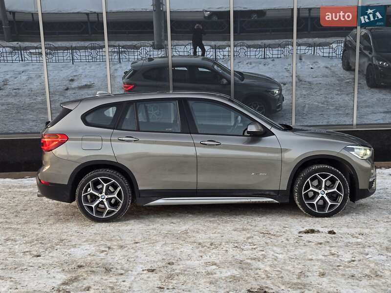 Внедорожник / Кроссовер BMW X1 2016 в Киеве