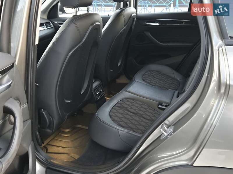 Внедорожник / Кроссовер BMW X1 2016 в Киеве