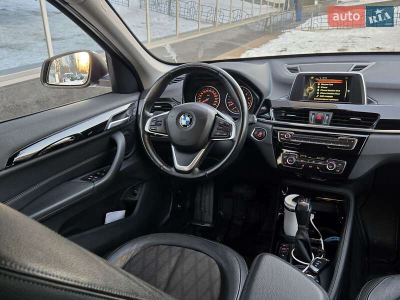 Внедорожник / Кроссовер BMW X1 2016 в Киеве