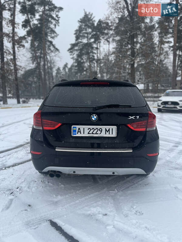 Внедорожник / Кроссовер BMW X1 2013 в Буче