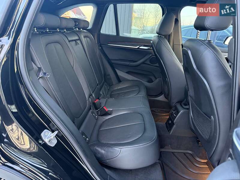 Внедорожник / Кроссовер BMW X1 2016 в Хмельницком