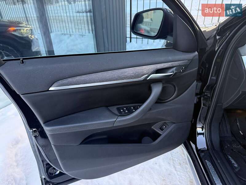 Внедорожник / Кроссовер BMW X1 2016 в Хмельницком