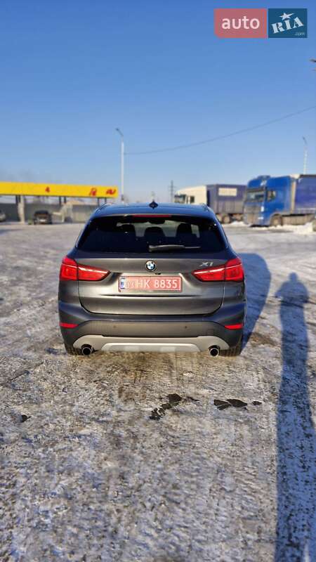 Внедорожник / Кроссовер BMW X1 2017 в Луцке