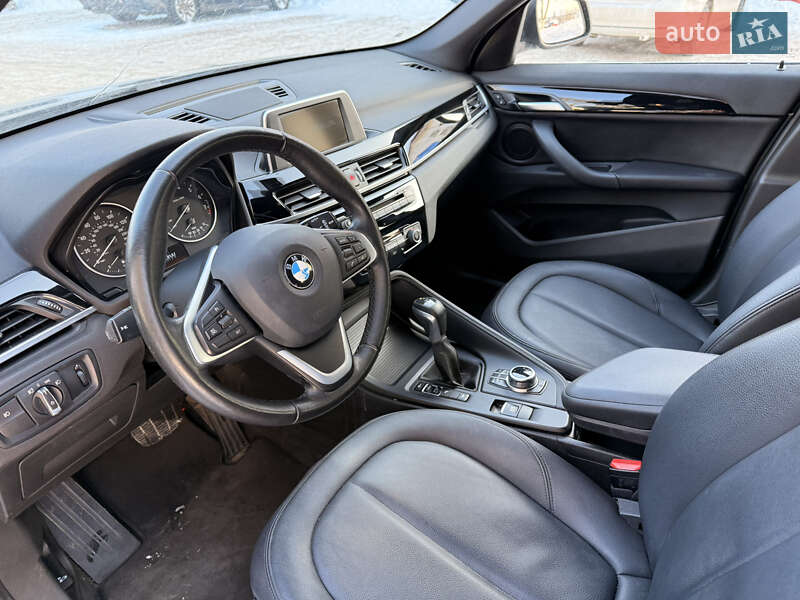 Внедорожник / Кроссовер BMW X1 2017 в Ровно