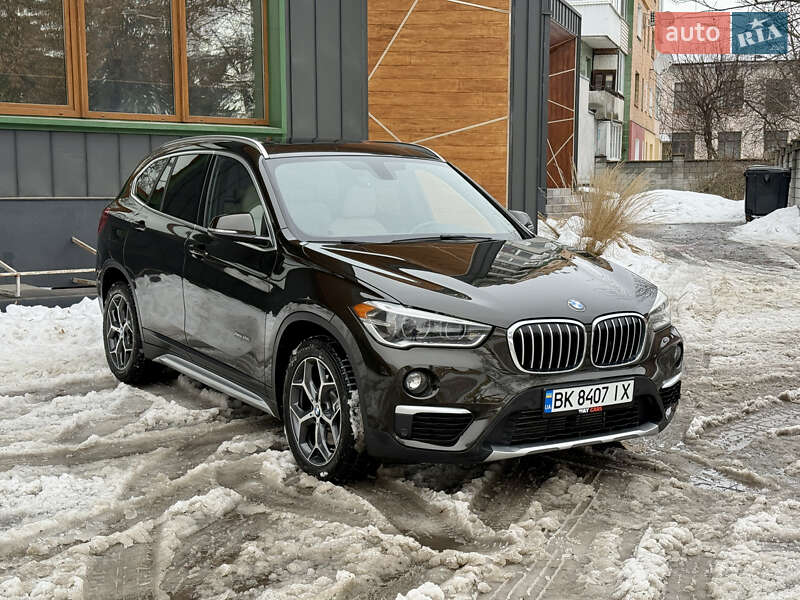 Внедорожник / Кроссовер BMW X1 2015 в Ровно