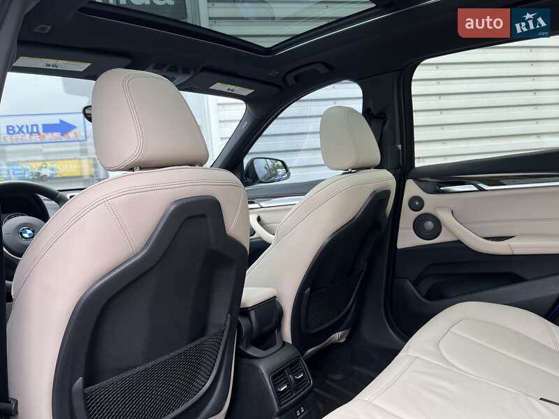 Внедорожник / Кроссовер BMW X1 2020 в Киеве