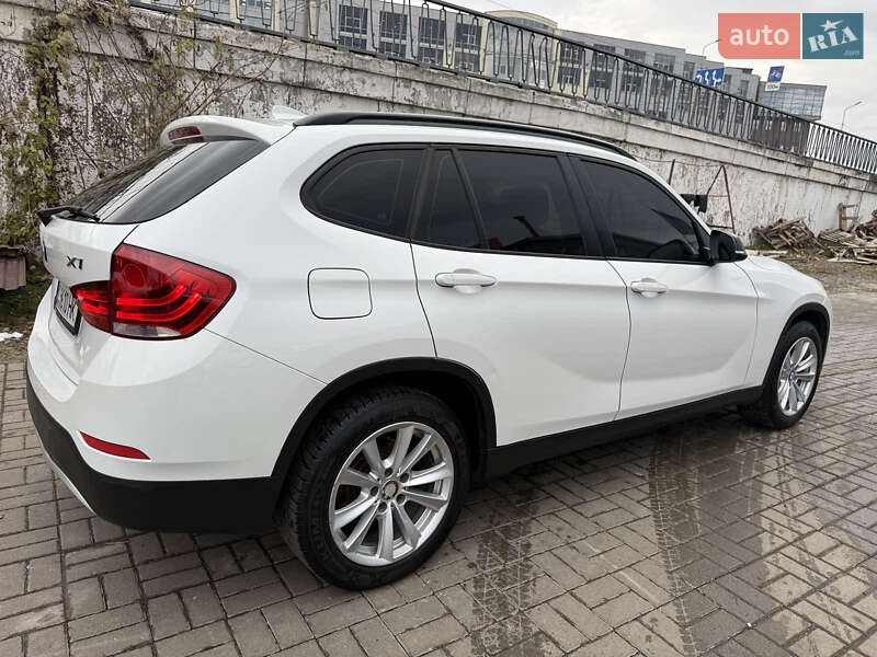 Внедорожник / Кроссовер BMW X1 2015 в Львове