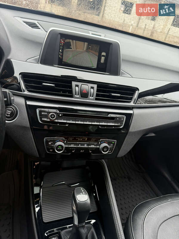 Внедорожник / Кроссовер BMW X1 2016 в Тячеве