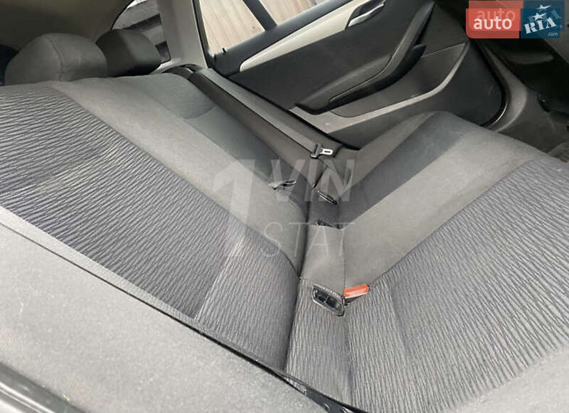 Внедорожник / Кроссовер BMW X1 2012 в Каменском