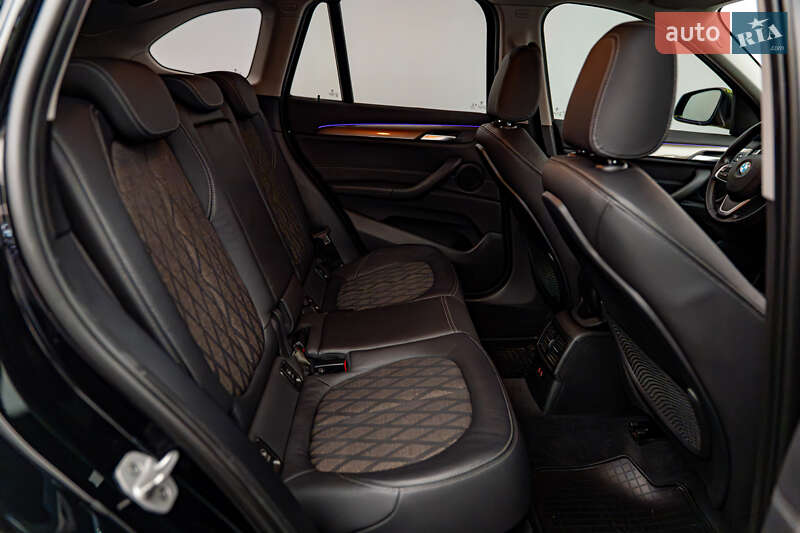 Внедорожник / Кроссовер BMW X1 2020 в Киеве
