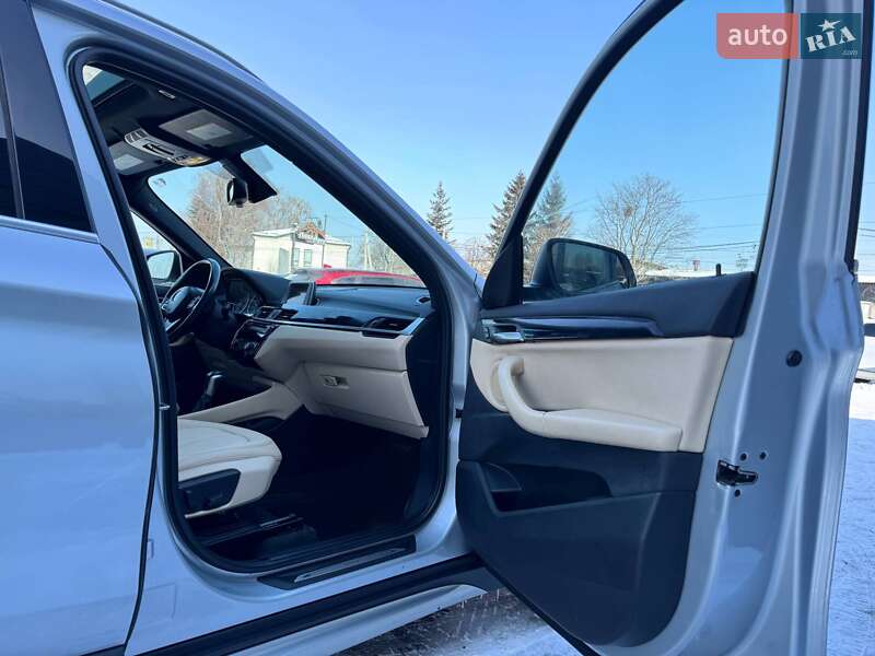 Позашляховик / Кросовер BMW X1 2017 в Рівному