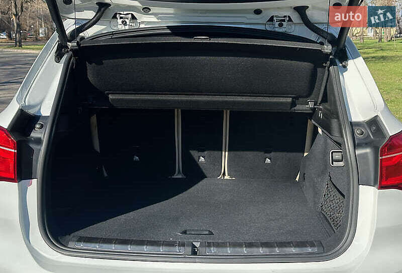 Внедорожник / Кроссовер BMW X1 2016 в Киеве