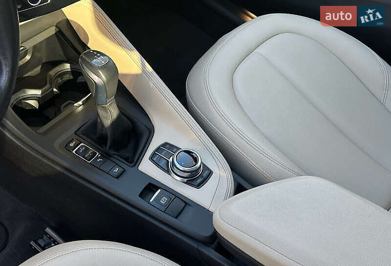 Внедорожник / Кроссовер BMW X1 2016 в Киеве