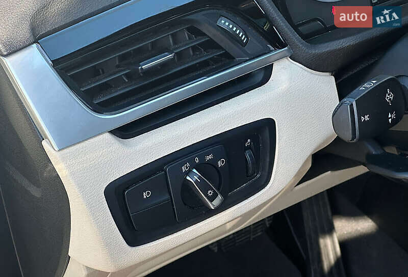 Внедорожник / Кроссовер BMW X1 2016 в Киеве