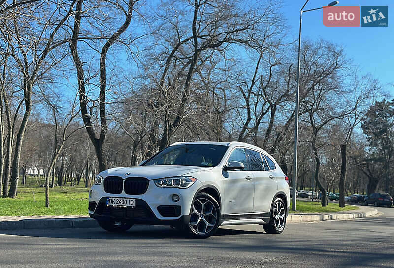 Внедорожник / Кроссовер BMW X1 2016 в Киеве