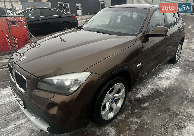 Позашляховик / Кросовер BMW X1 2011 в Києві