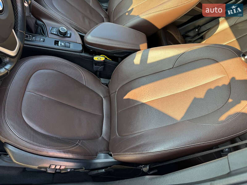 Внедорожник / Кроссовер BMW X1 2016 в Хмельницком