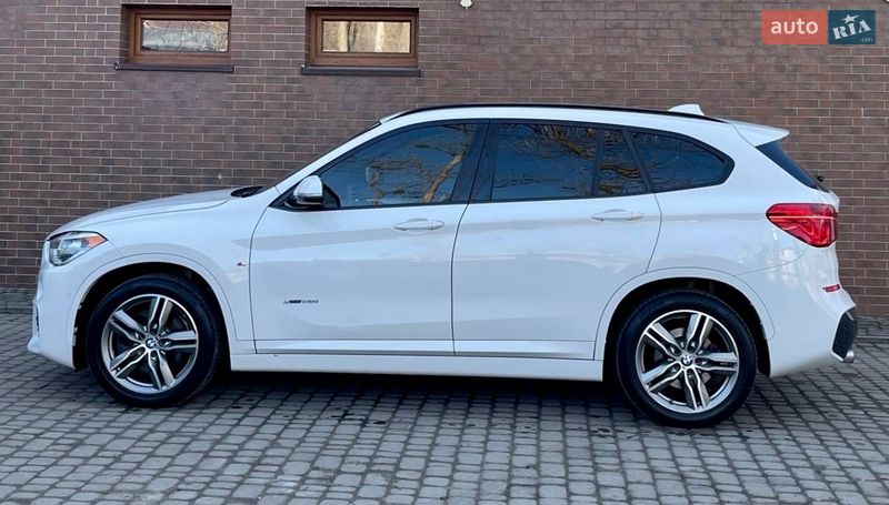 Внедорожник / Кроссовер BMW X1 2016 в Львове