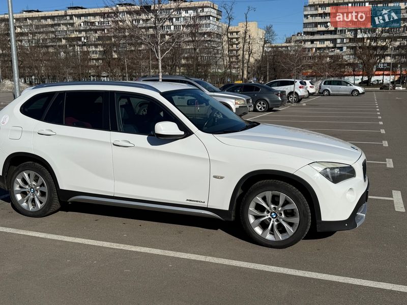 Позашляховик / Кросовер BMW X1 2010 в Києві