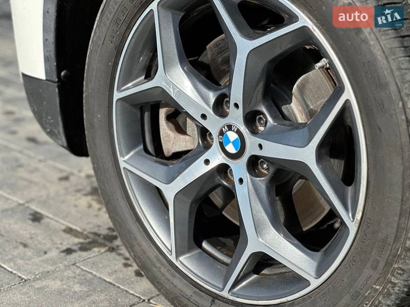 Внедорожник / Кроссовер BMW X1 2016 в Луцке