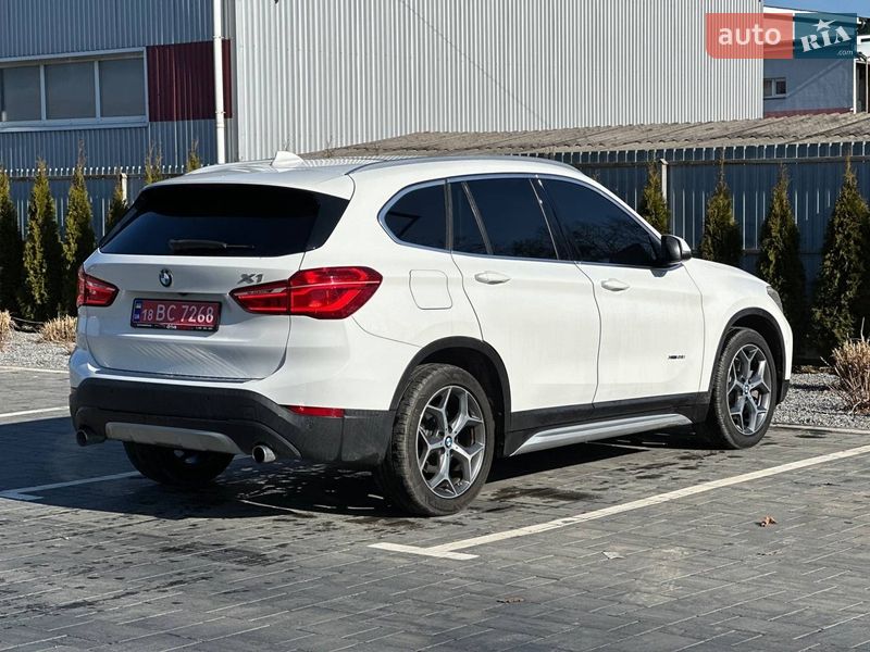 Внедорожник / Кроссовер BMW X1 2016 в Луцке