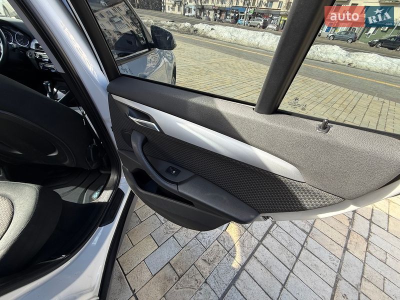 Позашляховик / Кросовер BMW X1 2016 в Києві