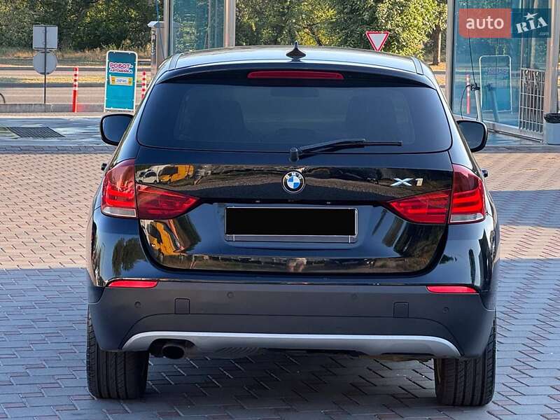 Внедорожник / Кроссовер BMW X1 2010 в Запорожье
