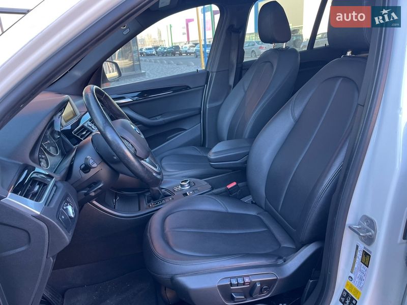 Внедорожник / Кроссовер BMW X1 2016 в Киеве