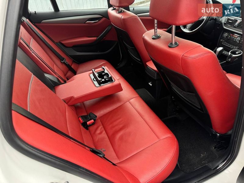 Внедорожник / Кроссовер BMW X1 2013 в Днепре