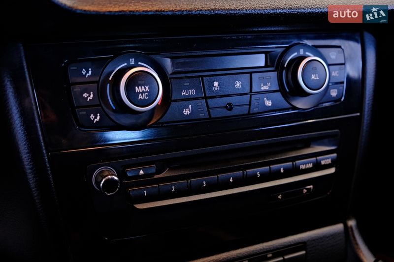 Внедорожник / Кроссовер BMW X1 2015 в Одессе