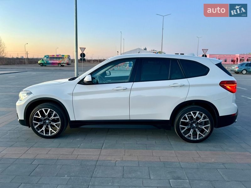 Внедорожник / Кроссовер BMW X1 2017 в Одессе