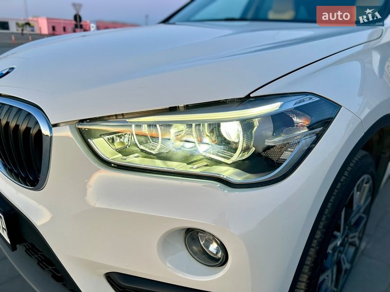 Внедорожник / Кроссовер BMW X1 2017 в Одессе